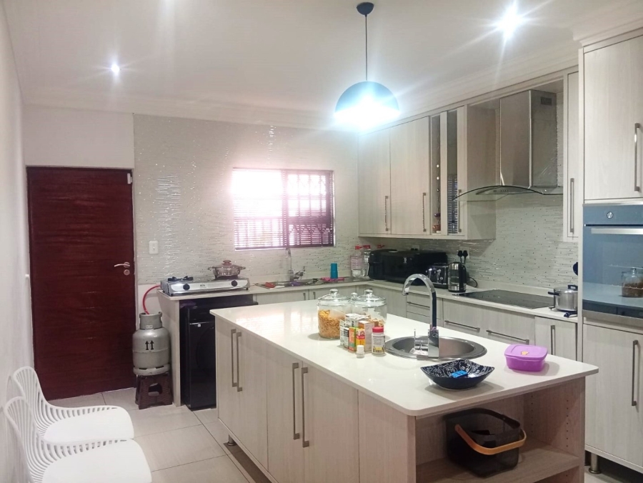 4 Bedroom Property for Sale in Heuwelsig Free State